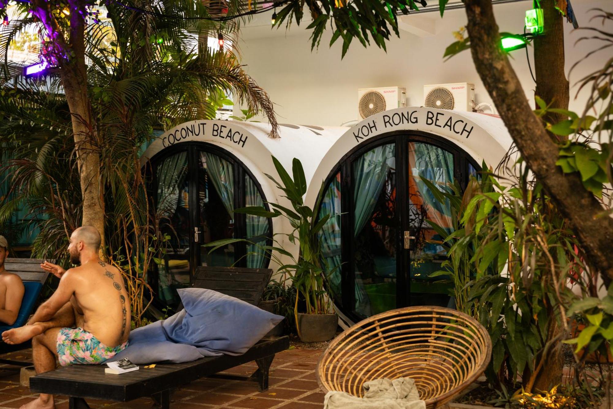 White Rabbit Hostel Siem Reap Exterior foto