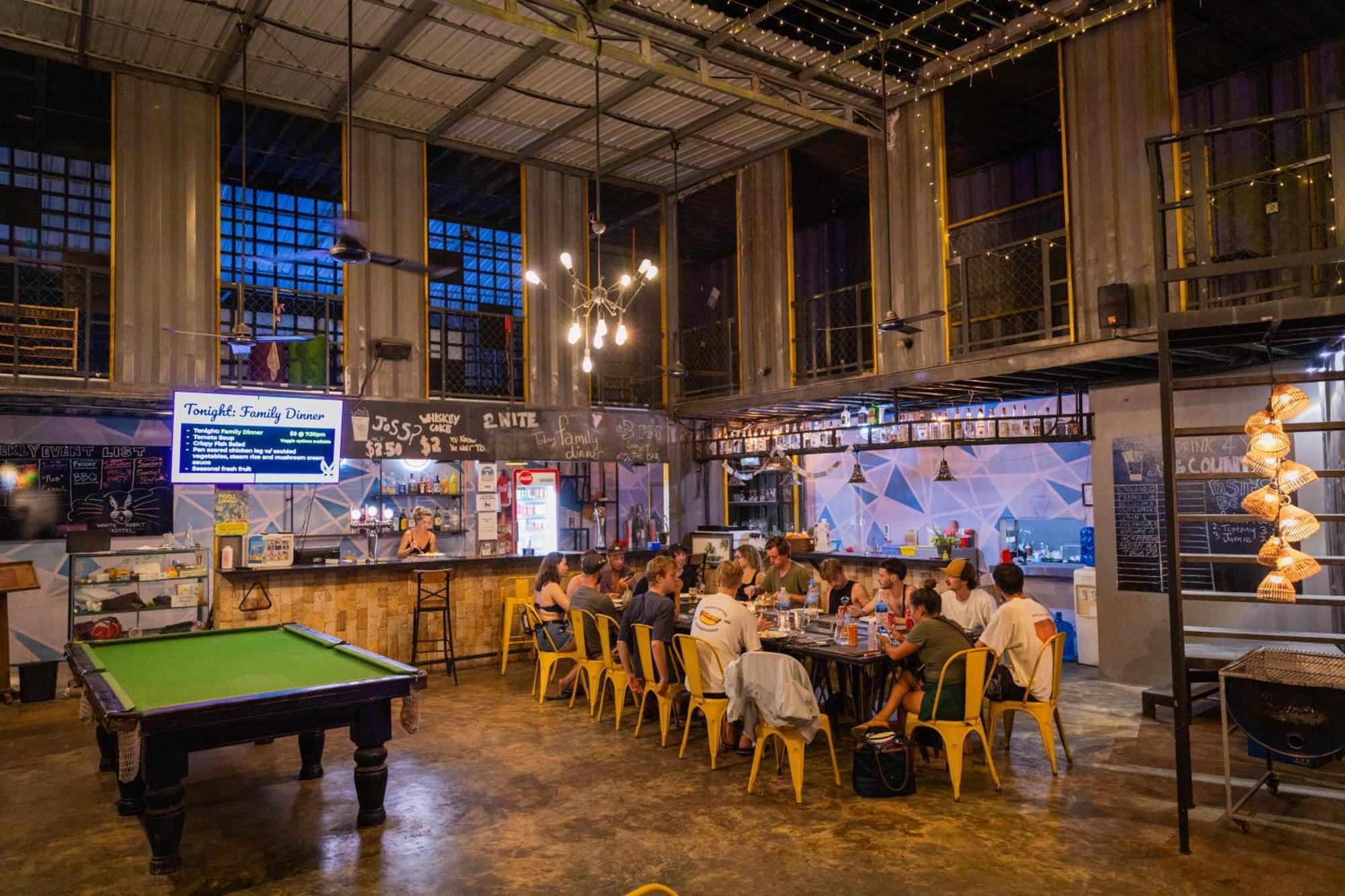 White Rabbit Hostel Siem Reap Exterior foto
